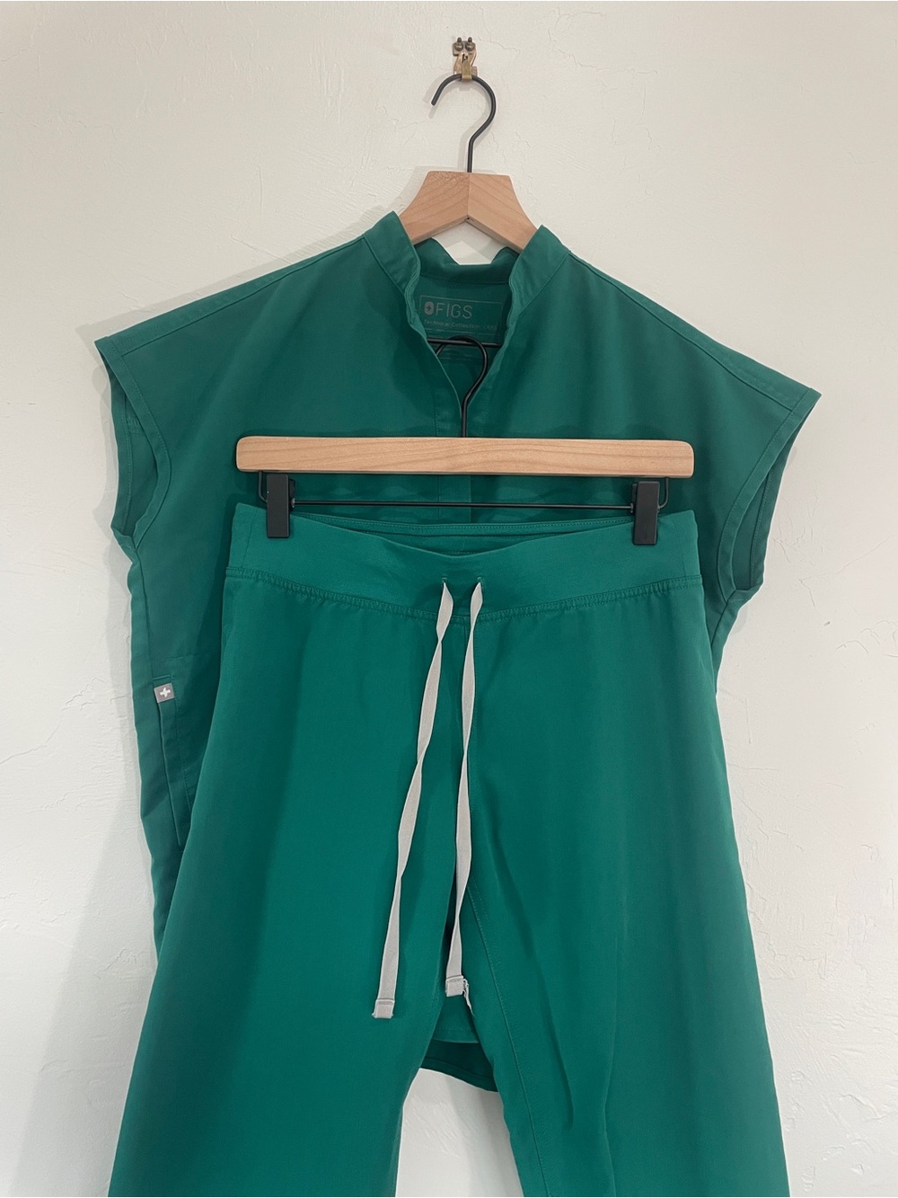 Figs Emerald Green Scrub Set with White Drawstrings